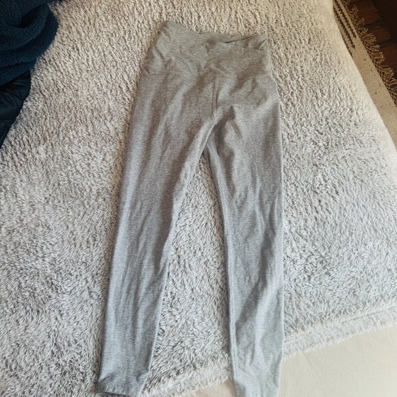 Beyond Yoga Gray Leggings - Picture 1 of 5